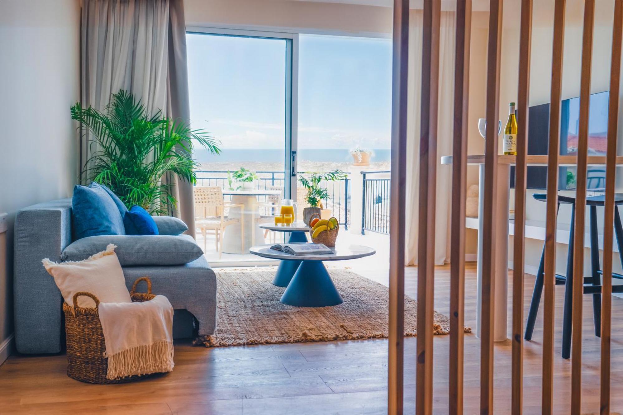 Hotel Wellclub - Wellness Family Experience - Seaview à Paphos Extérieur photo